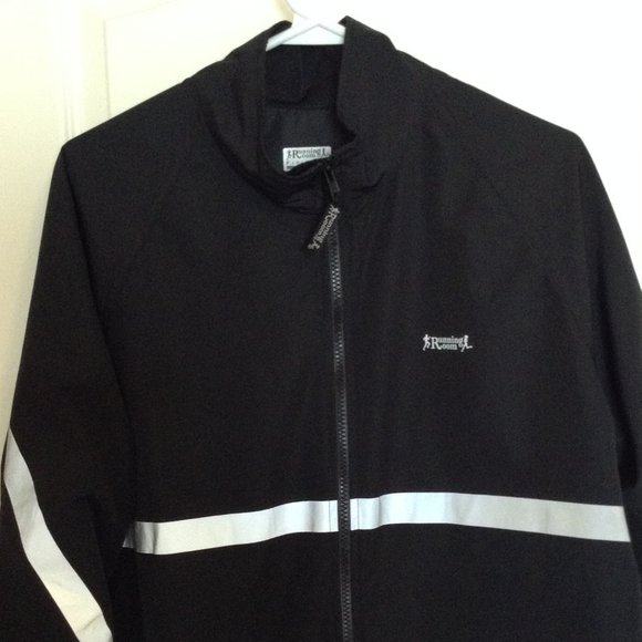 Running Room Wind Breaker Reflective Black Size M Jacket Outside Pocket - Picture 3 of 9